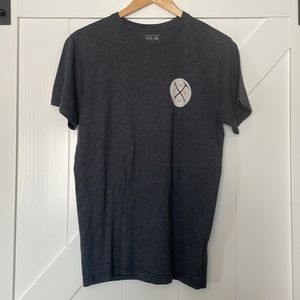 Mountain Hardware tee